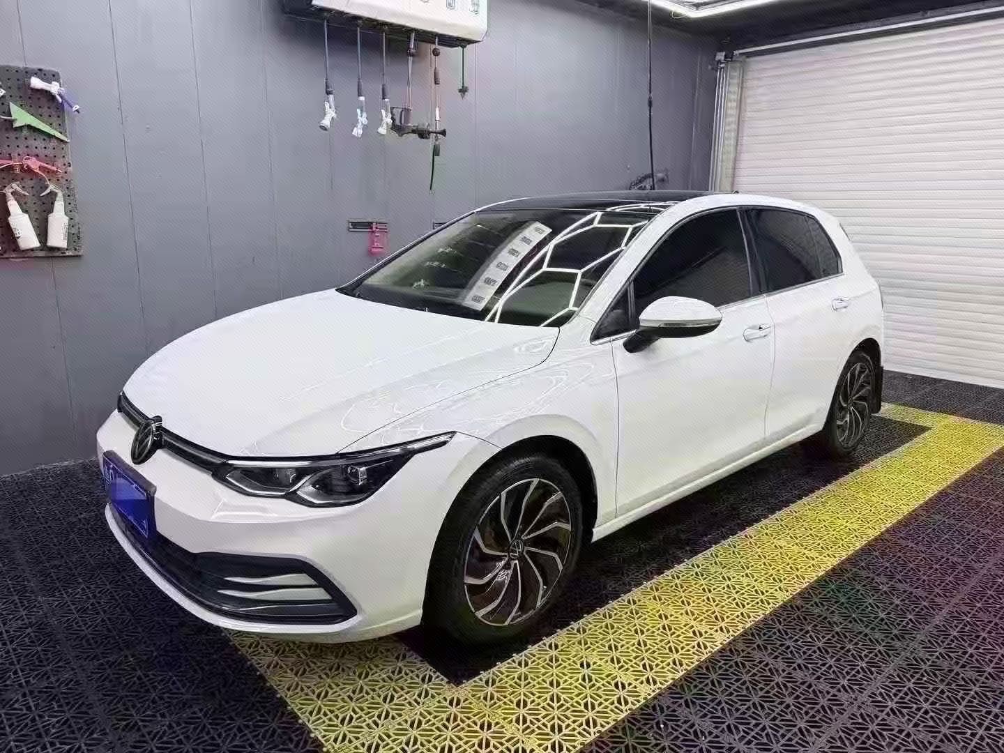 Volkswagen Golf 2021 car image 