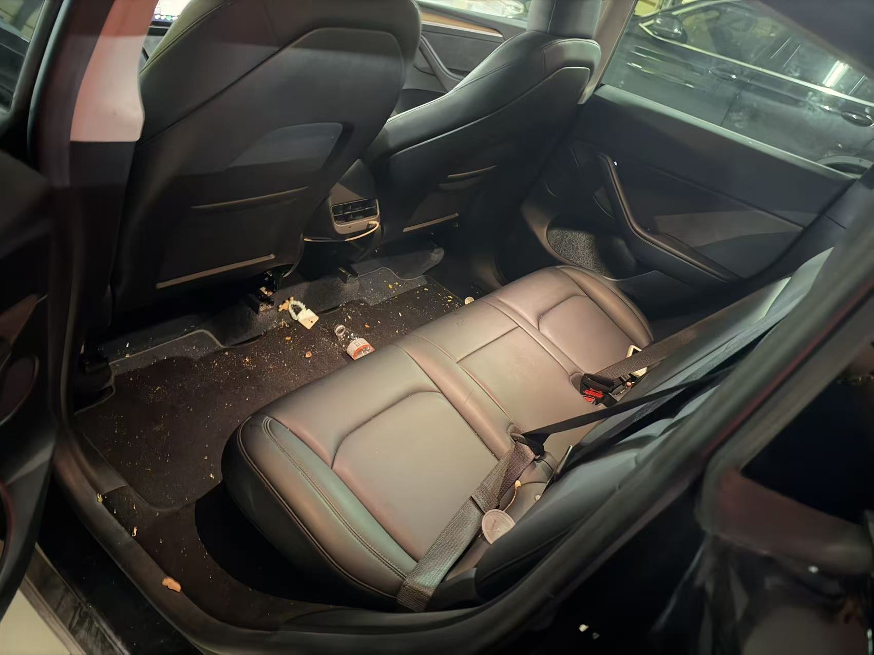 Tesla Model Y 2022 car image #4