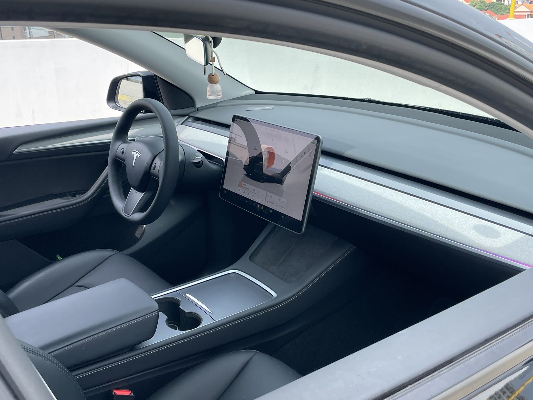 Tesla Model Y 2023 #8 Tesla Model Y 2023 car image #8