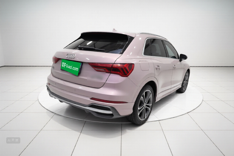 Audi Q3 2020 car image #7