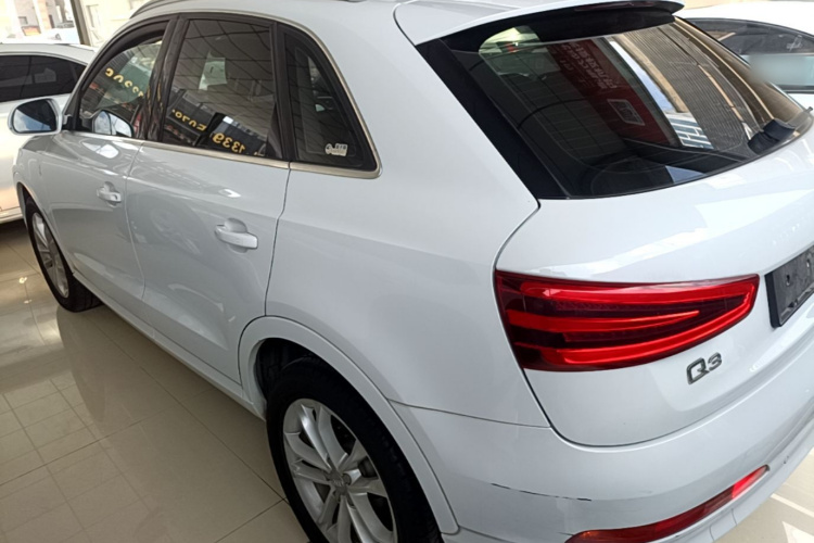 Audi Q3 2016 car image #7