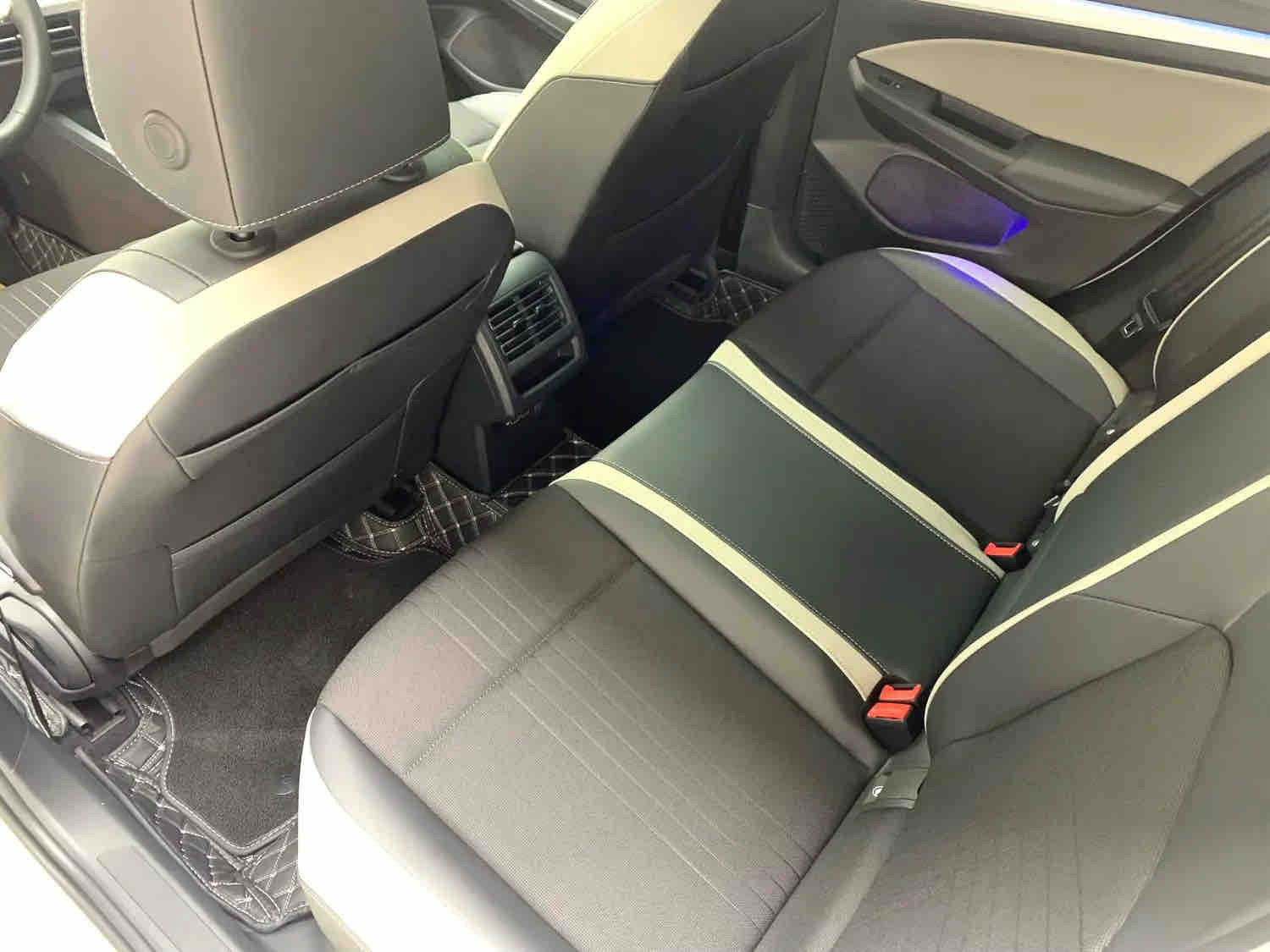 2022 #12 2022 immagine di auto #12