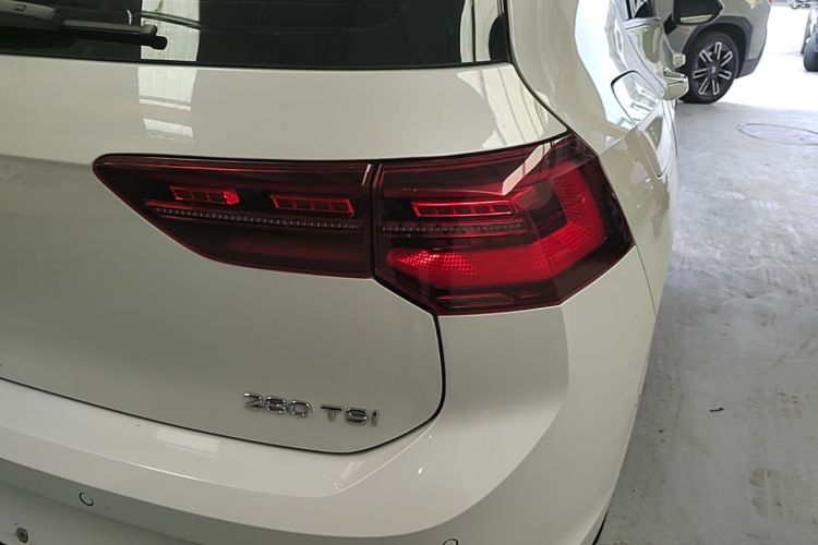 Volkswagen Golf 2024 #8 Volkswagen Golf 2024 صورة سيارة #8