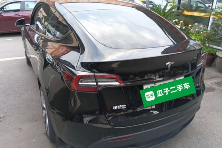 Tesla Model Y 2023 #7 Tesla Model Y 2023 car image #7