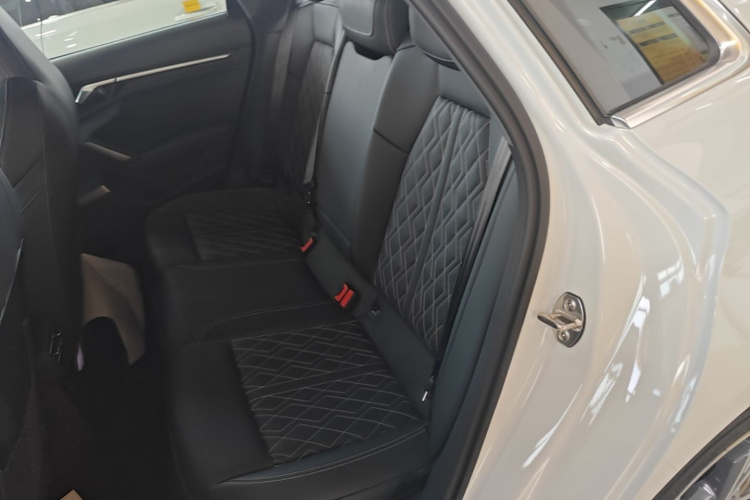 Audi A3 2025 imagen de coche #17