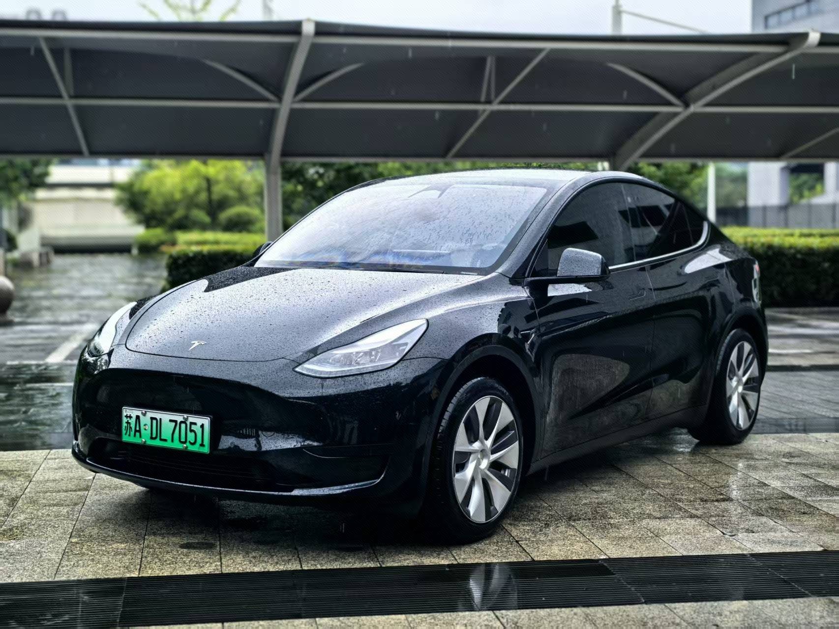 Tesla Model Y 2023 car image 