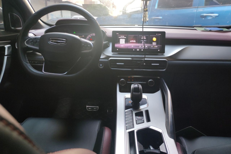 GEELY Coolray 2021 car image #13