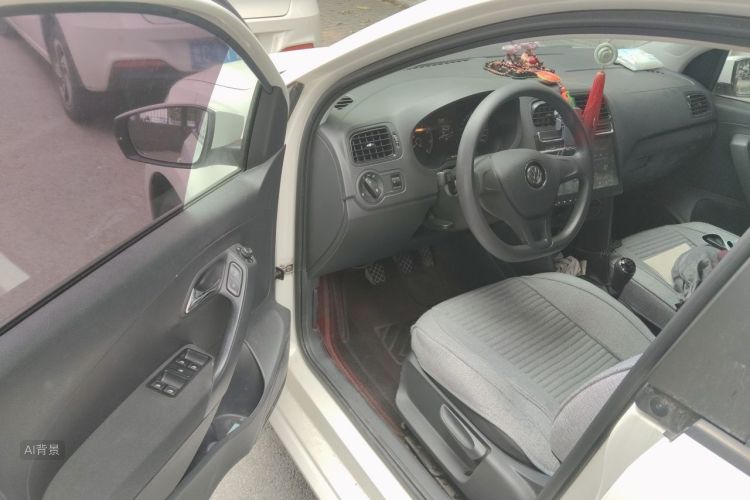 Volkswagen Polo 2016 car image #18