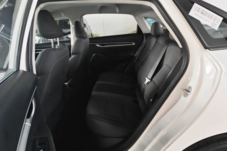 GEELY Emgrand 2026 car image #13