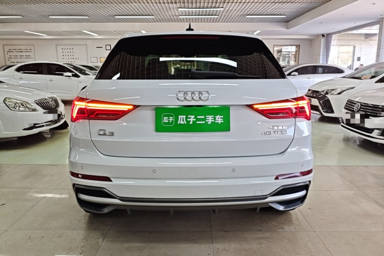 Audi Q3 2021 car image #6