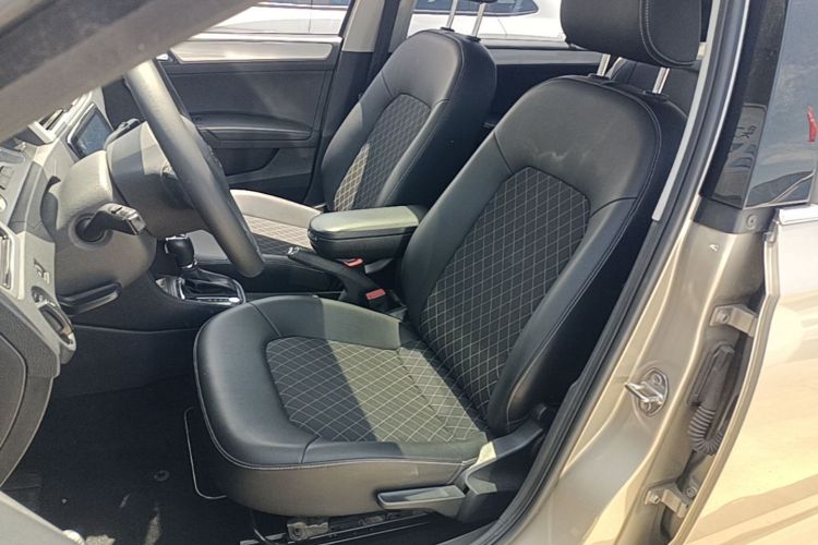 Skoda Rapid 2018 #15 Skoda Rapid 2018 image de voiture #15