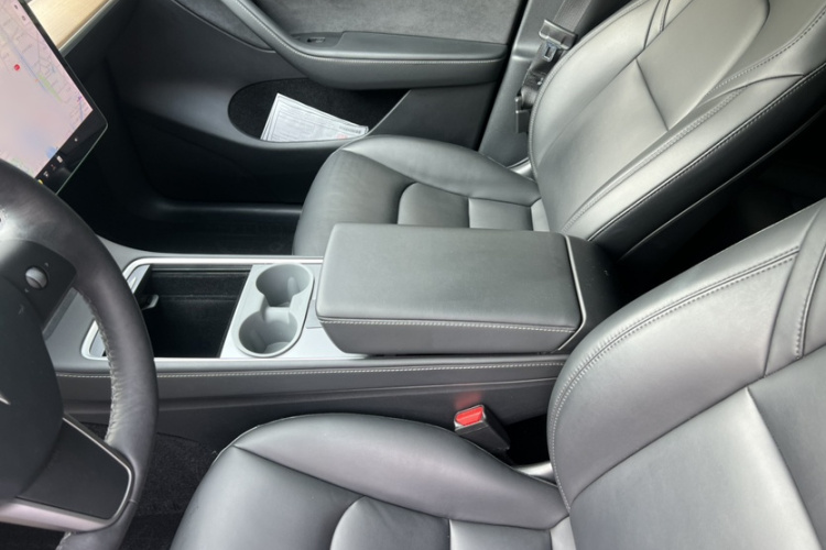 Tesla Model Y 2021 #10 Tesla Model Y 2021 car image #10