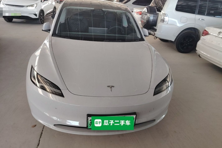 Tesla Model 3 2024 صورة سيارة #3