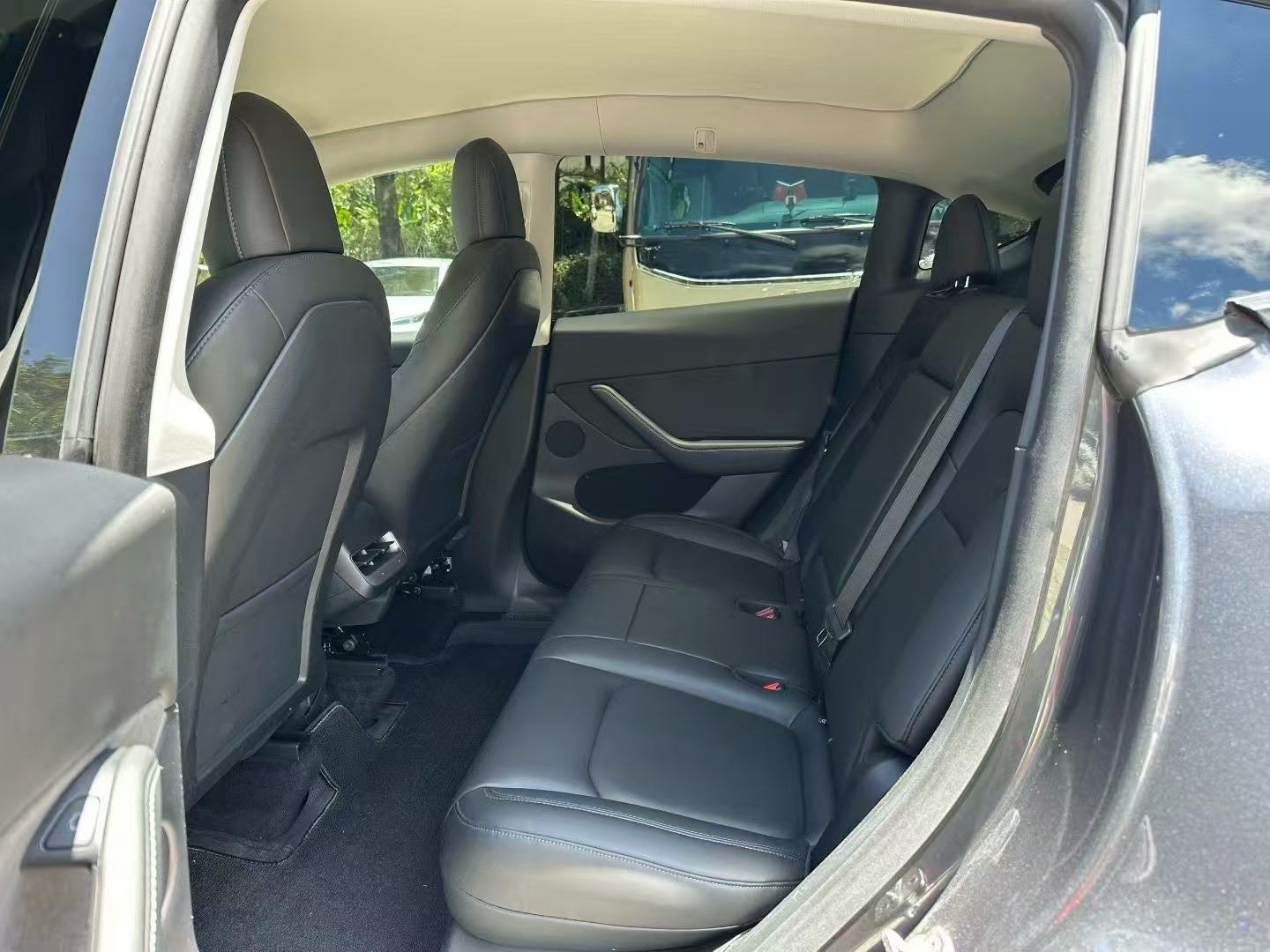 Tesla Model Y 2021 #5 Tesla Model Y 2021 car image #5