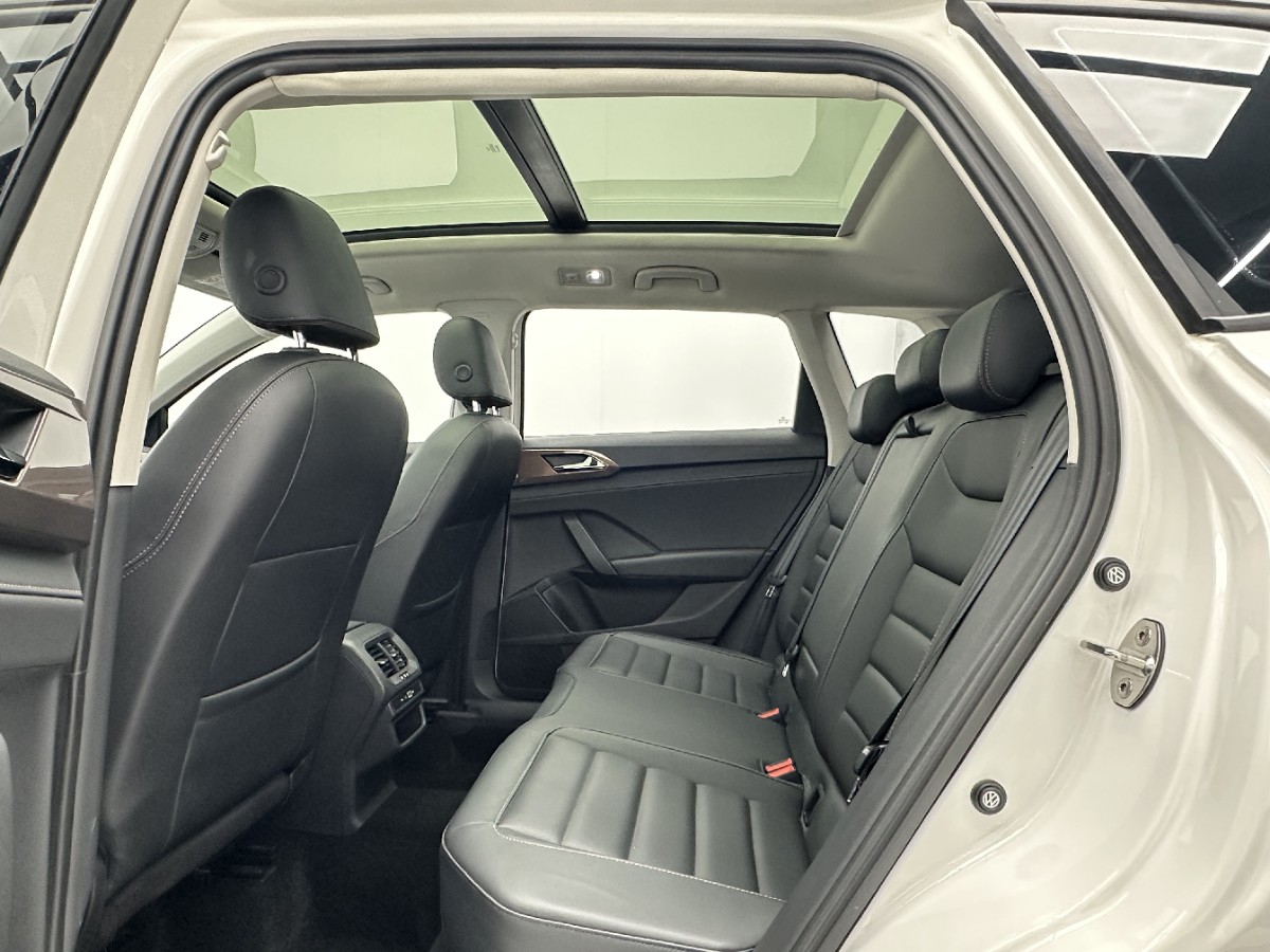 Volkswagen Tharu 2022 car image #5
