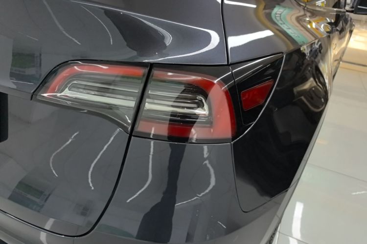 Tesla Model Y 2024 #8 Tesla Model Y 2024 car image #8