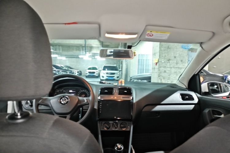 Volkswagen Polo 2016 car image #18