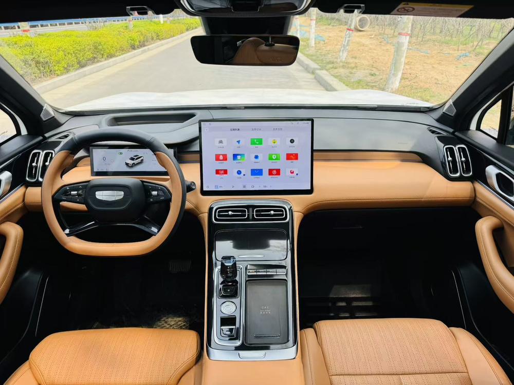 GEELY Boyue L 2025 car image #8