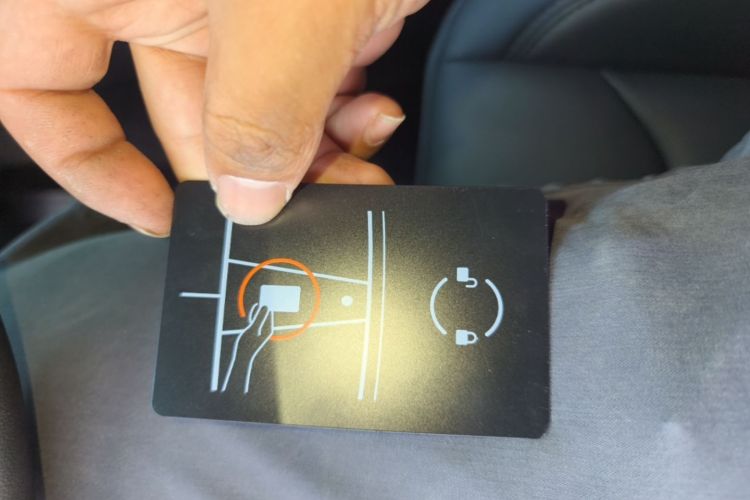 Tesla Model 3 2024 car image #9