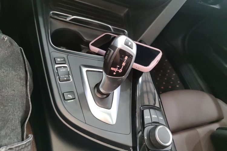 BMW 3 Series 2018 #18 BMW 3 Series 2018 car image #18