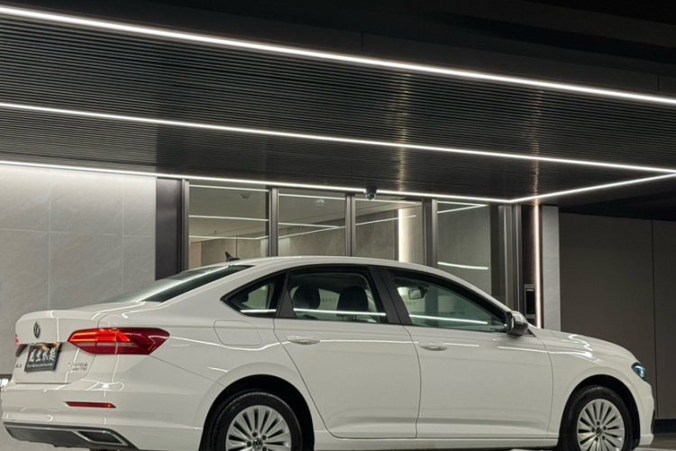 Volkswagen Lavida 2021 car image #9