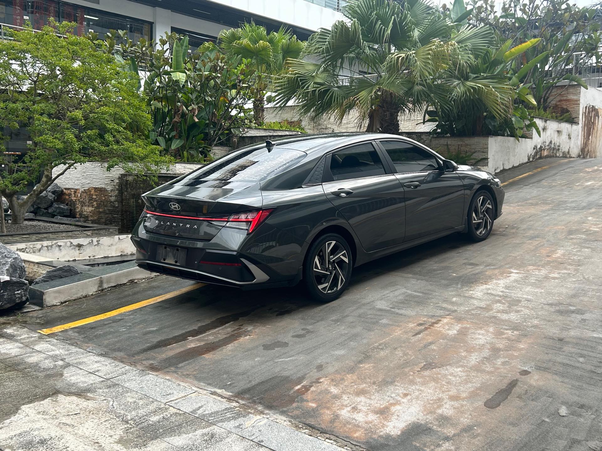 Hyundai Elantra 2023 car image #6