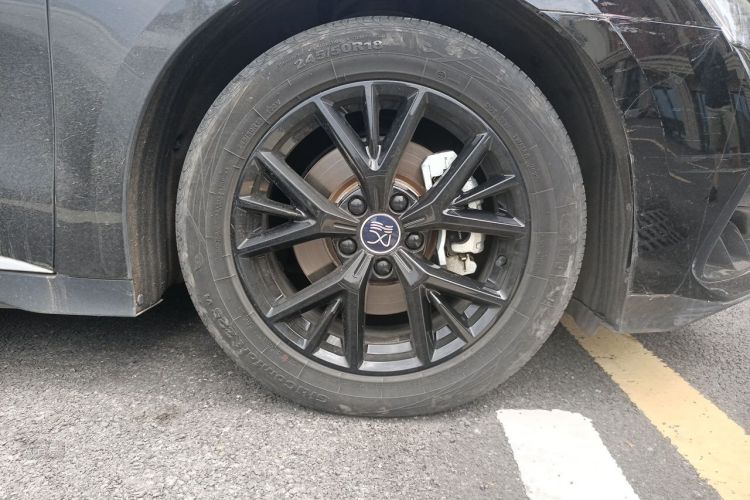 BYD Han 2023 car image #9