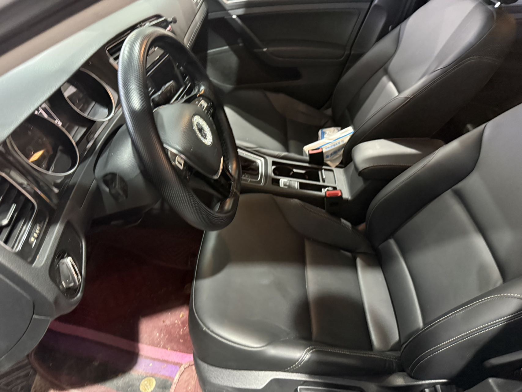 Volkswagen Golf 2018 car image #2