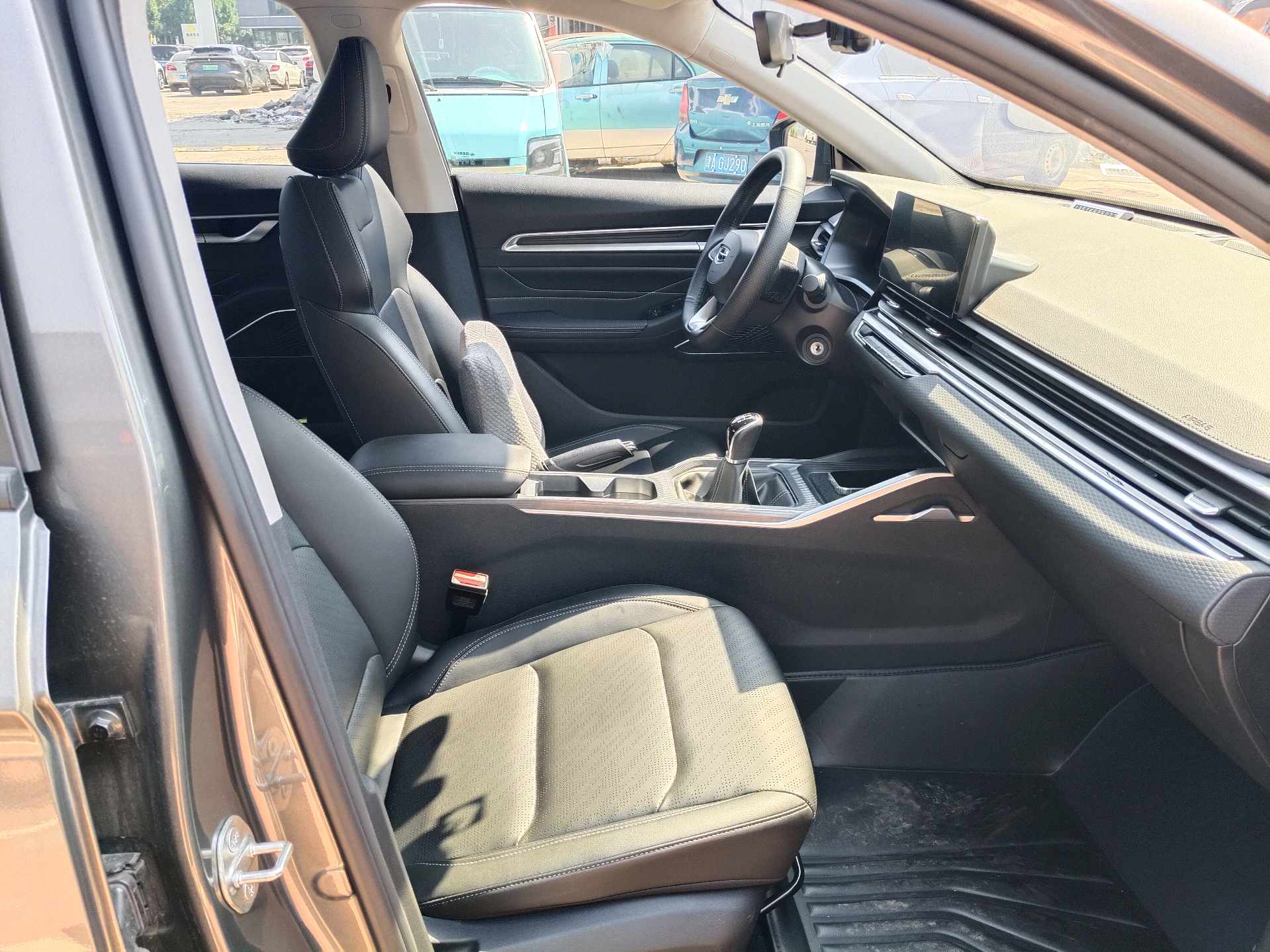 GEELY Emgrand 2023 car image #7