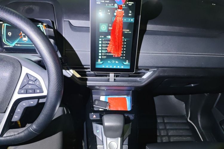 BYD Yuan New Energy 2019 immagine di auto #15
