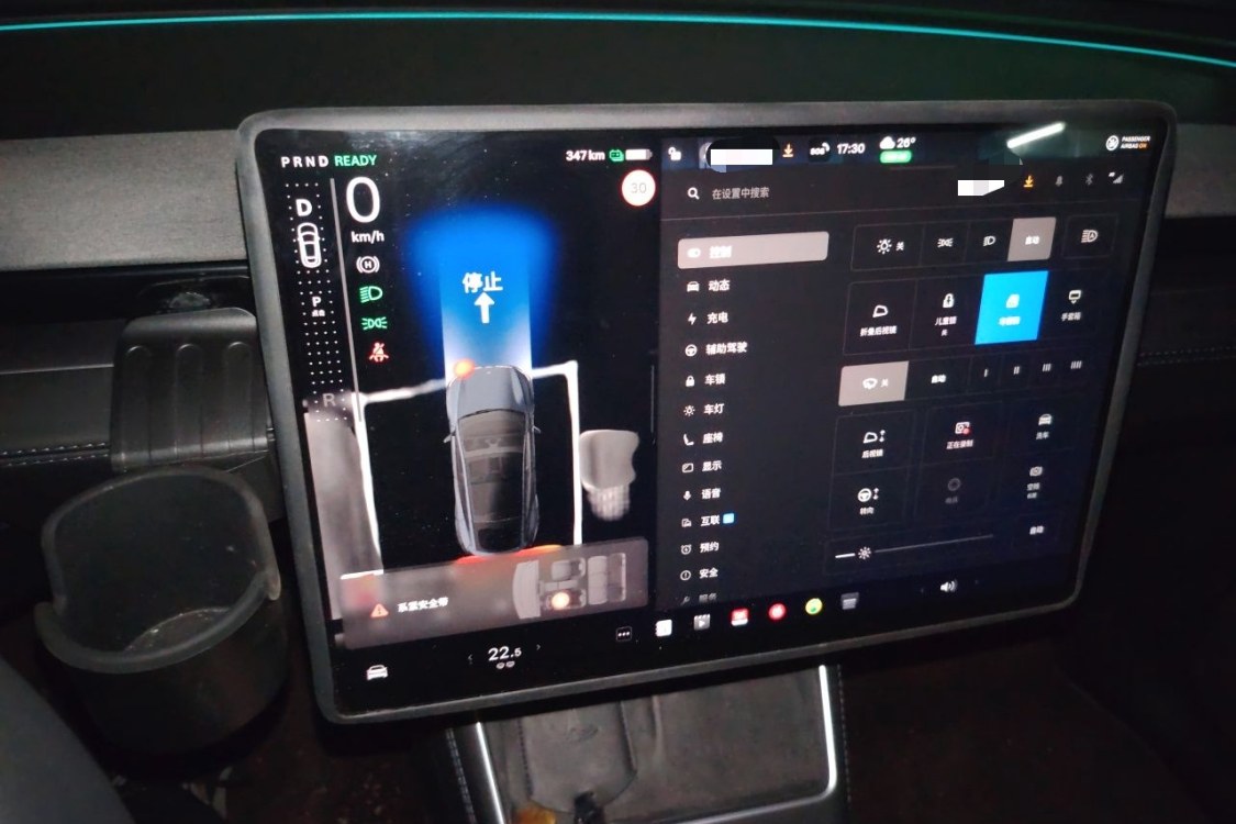 Tesla Model Y 2025 #24 Tesla Model Y 2025 immagine di auto #24