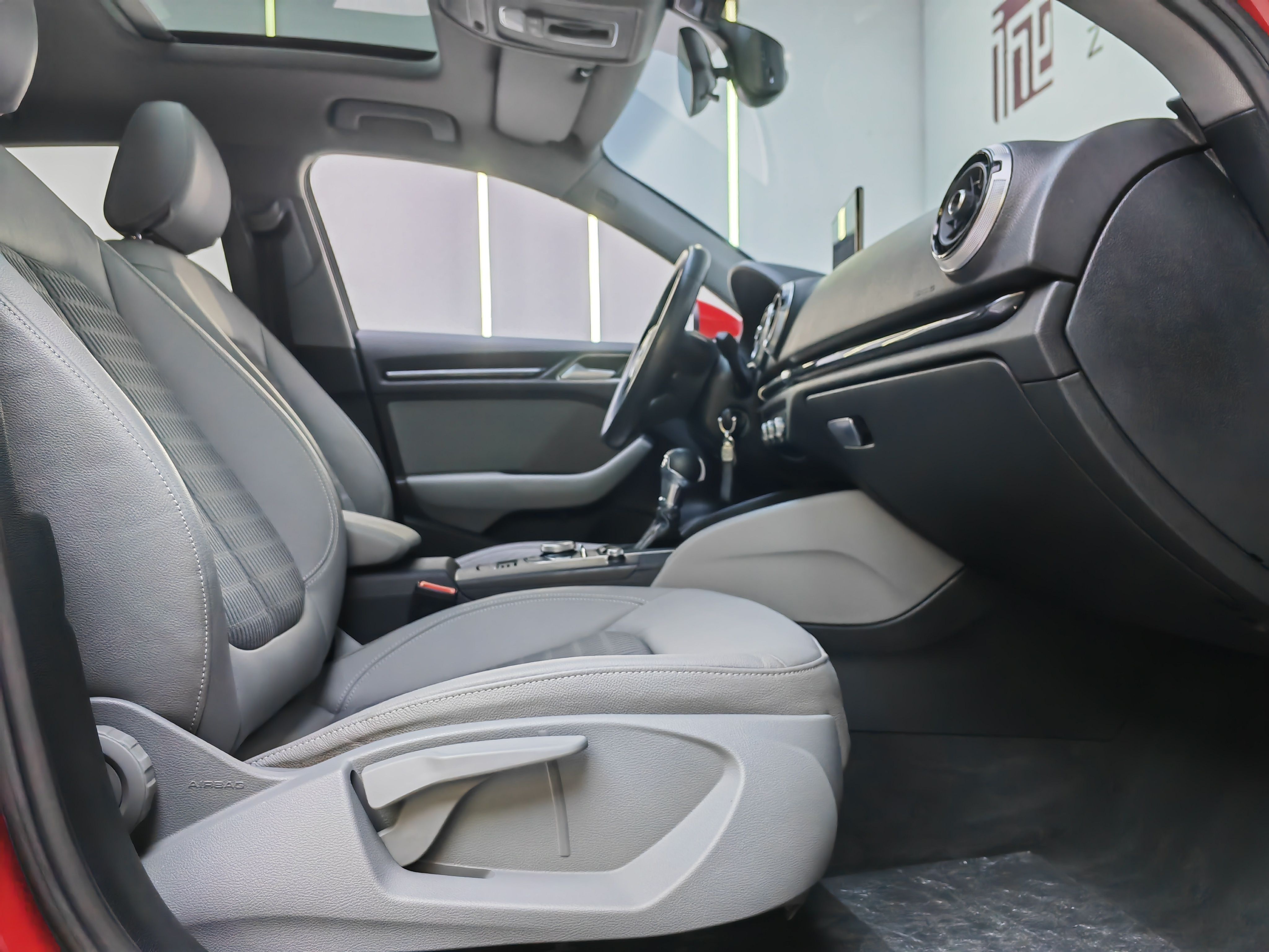 Audi A3 2019 car image #6