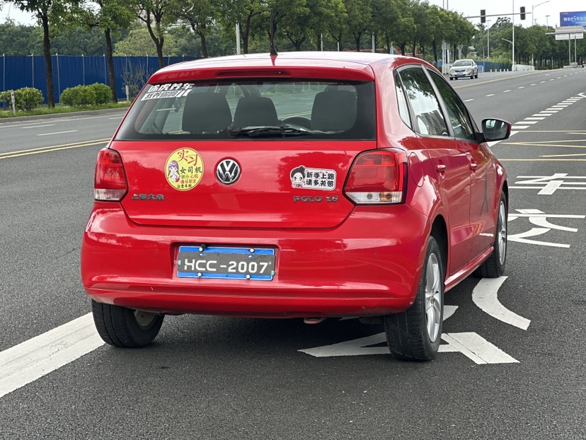 Volkswagen Polo 2012 car image #9