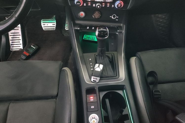 Audi Q3 2022 car image #14
