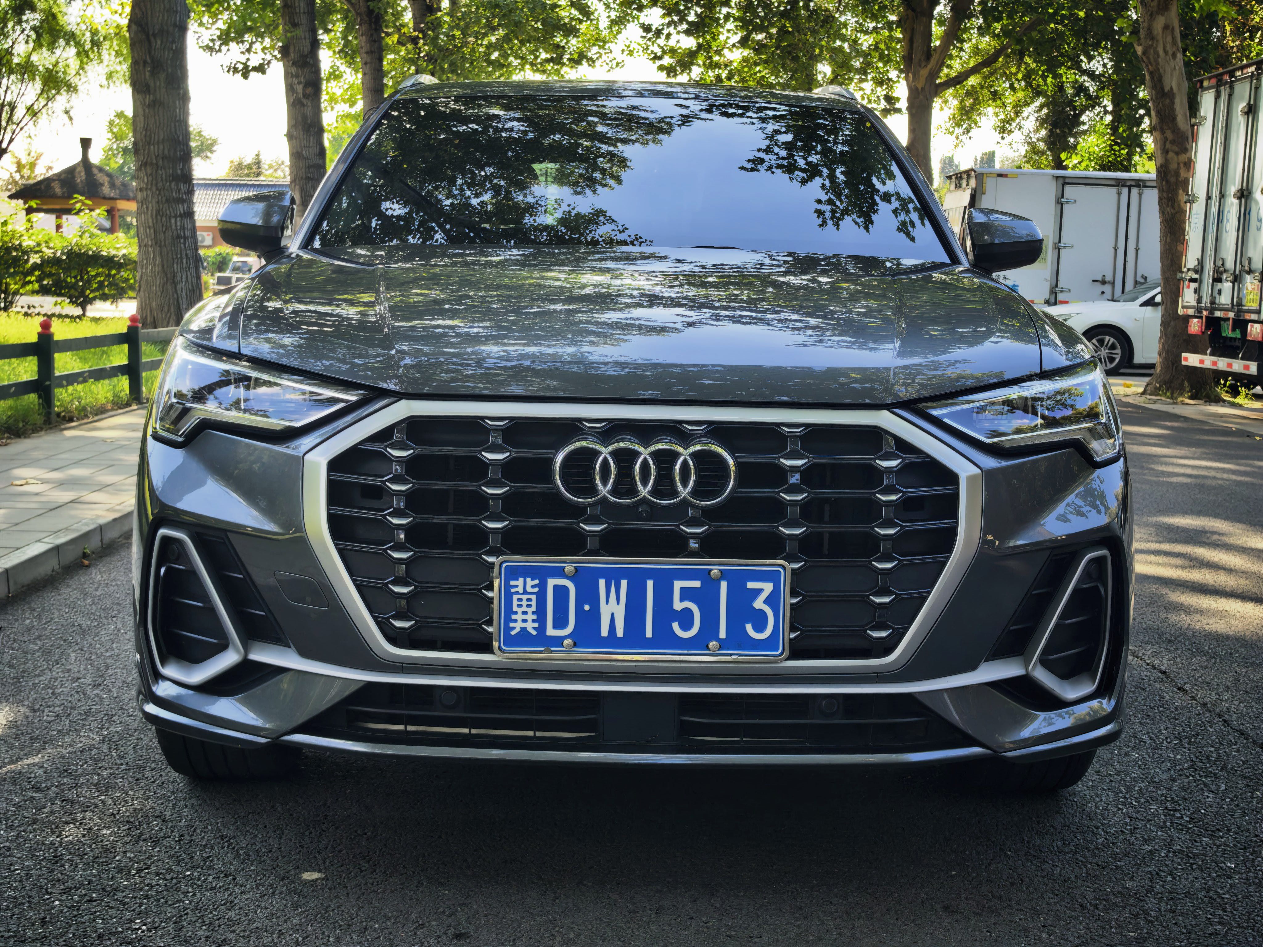 Audi Q3 2023 car image #2