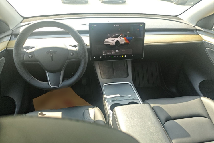 Tesla Model Y 2023 #10 Tesla Model Y 2023 immagine di auto #10