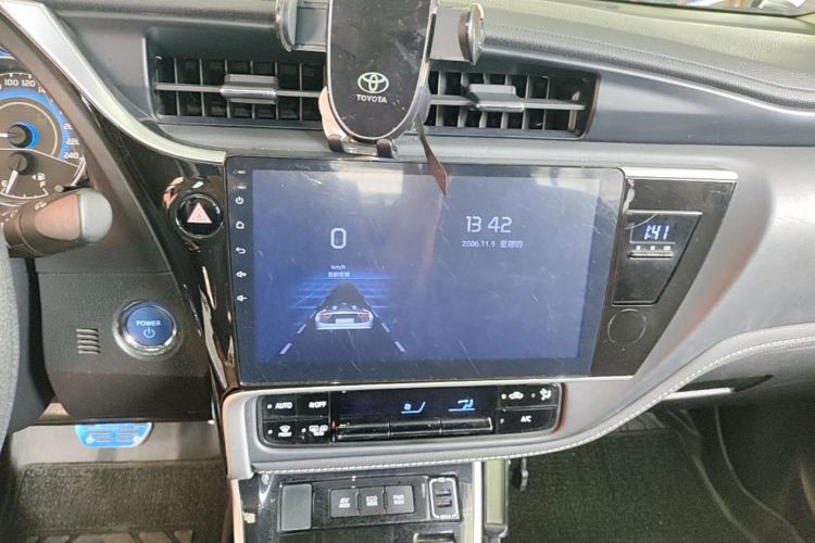 Toyota Corolla 2018 #13 Toyota Corolla 2018 car image #13