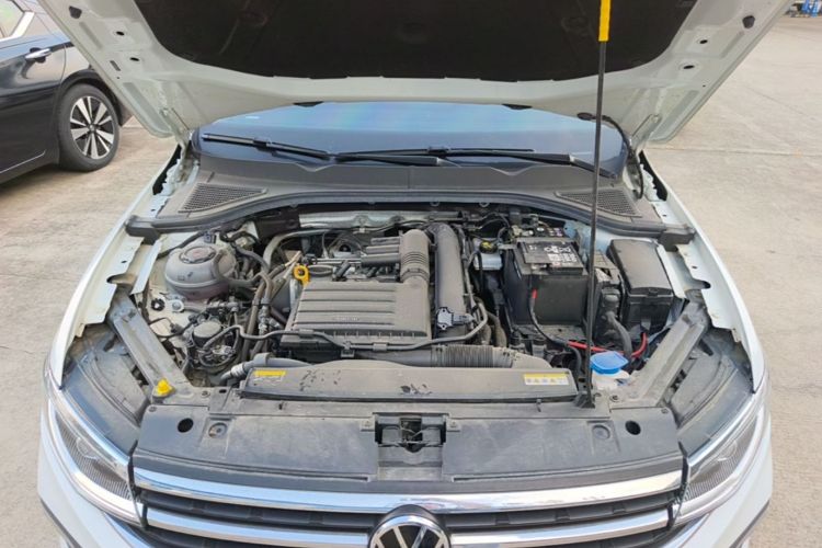 Volkswagen Bora 2025 car image #20