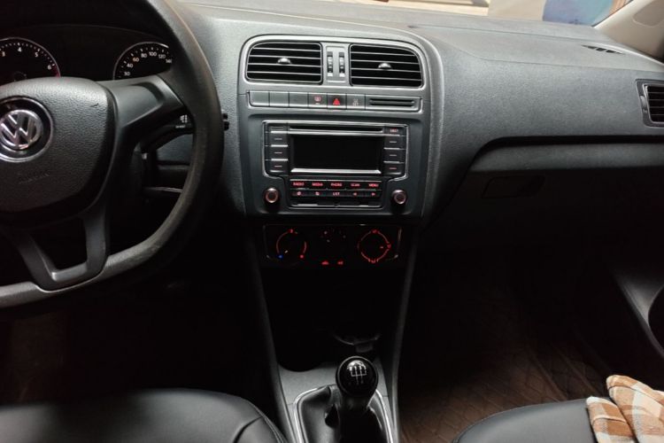 Volkswagen Polo 2015 #13 Volkswagen Polo 2015 car image #13