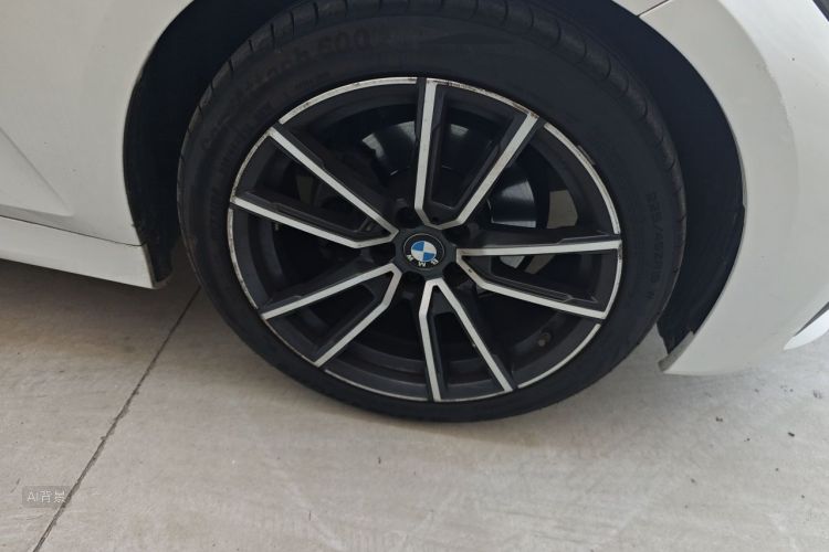 BMW 3 Series 2021 car image #9