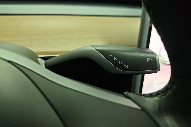 Tesla Model 3 2023 صورة سيارة #14