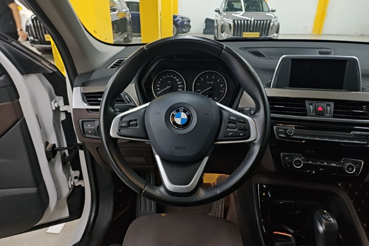 BMW X1 2018 #11 BMW X1 2018 car image #11