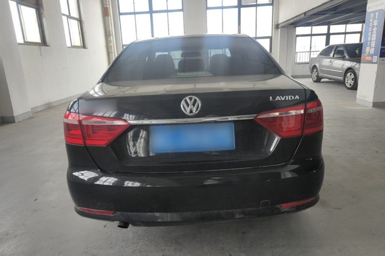 Volkswagen Lavida 2017 car image #6