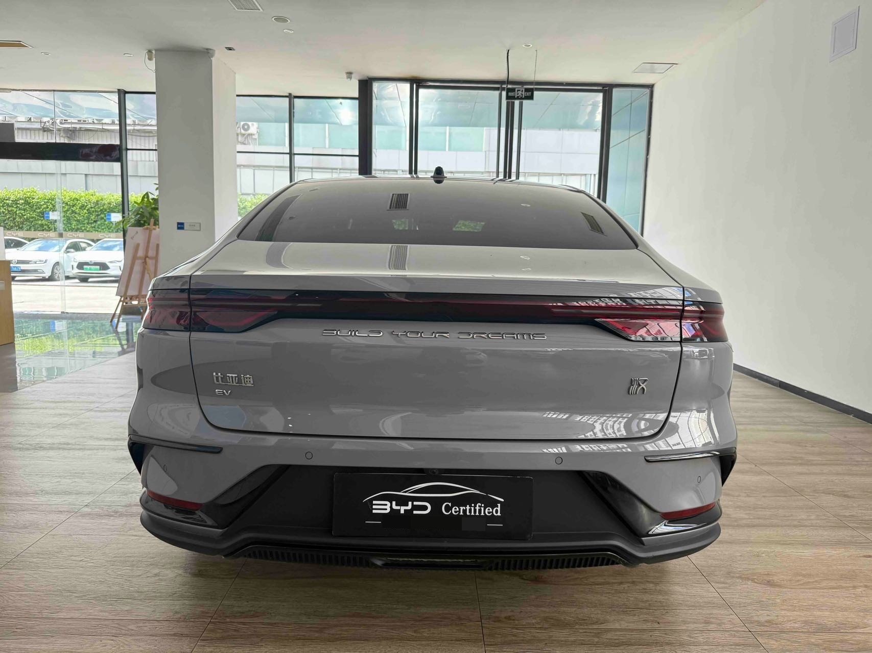 BYD Han 2025 car image #8