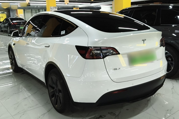 Tesla Model Y 2023 #7 Tesla Model Y 2023 car image #7