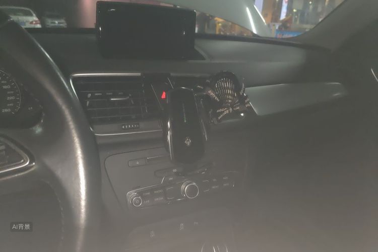 Audi Q3 2017 car image #15