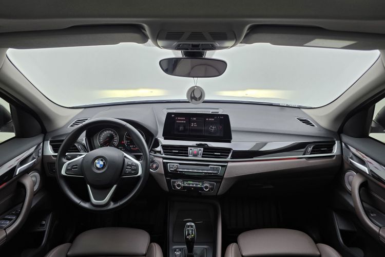 BMW X1 2022 car image #11