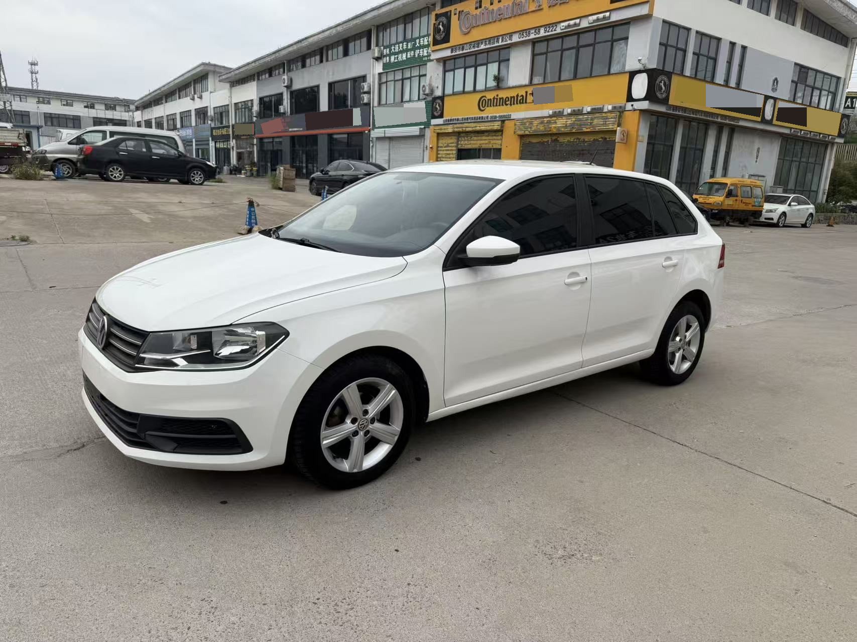 Volkswagen Santana 2017 car image 