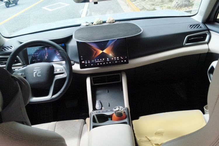 BYD YuanUP 2025 #7 BYD YuanUP 2025 car image #7