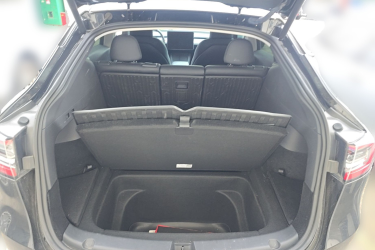 Tesla Model Y 2023 #21 Tesla Model Y 2023 immagine di auto #21